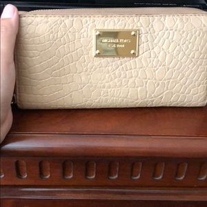 Michael Kors wallet